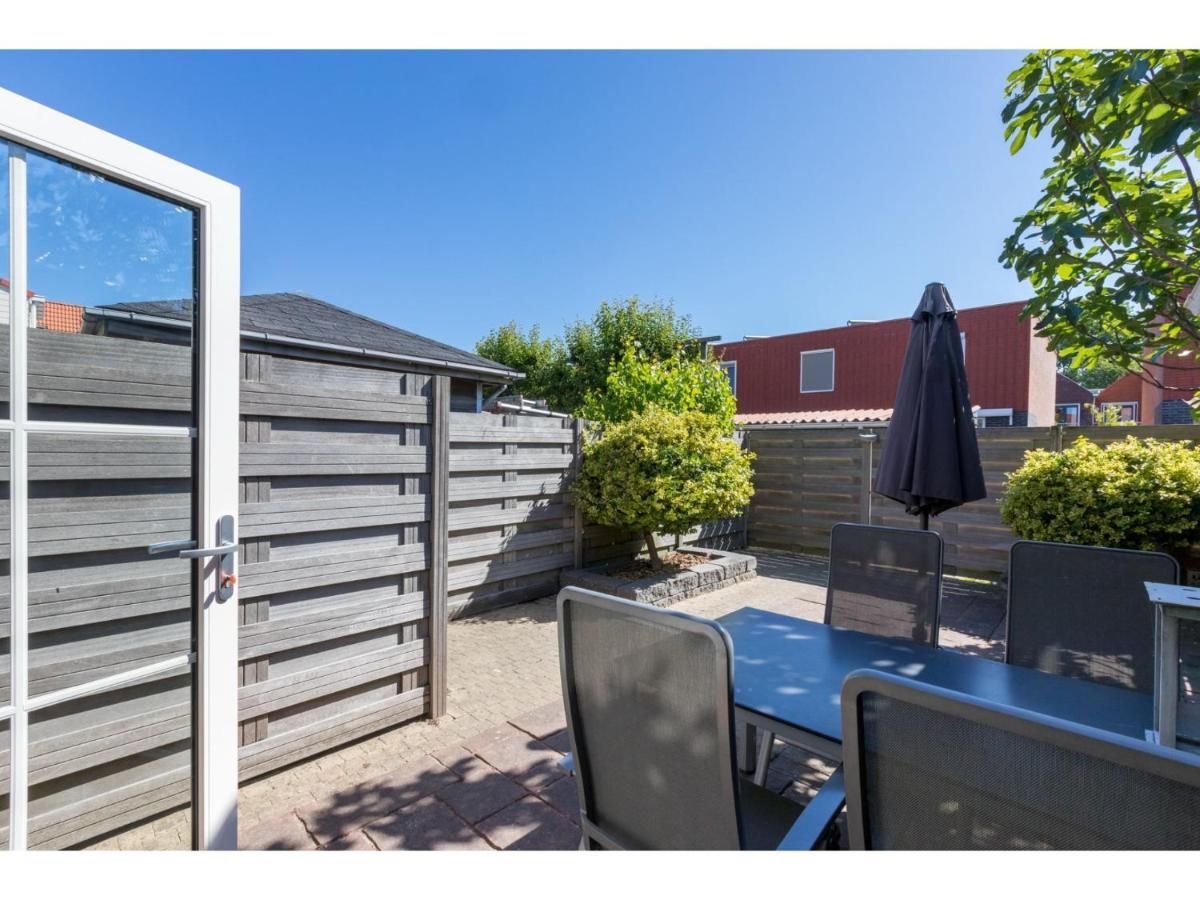 דומבורג Quietly Located House Within Walking Distance Of The Beach מראה חיצוני תמונה
